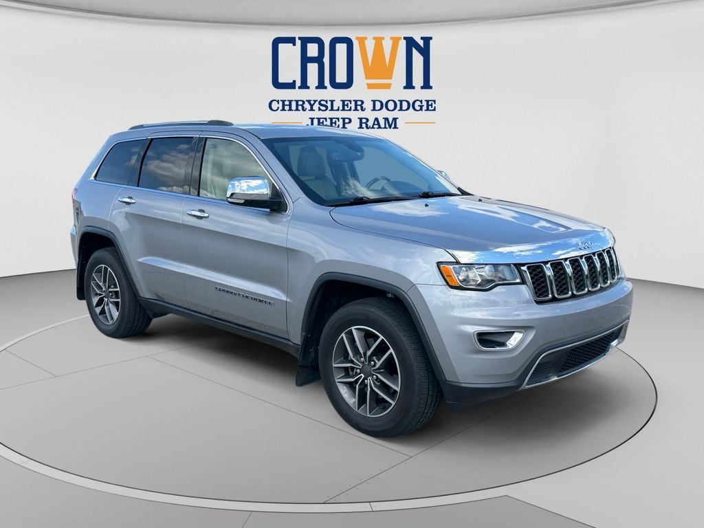 2019 Jeep Grand Cherokee Limited in Billet Silver Metallic Clearcoat — front three-quarter view