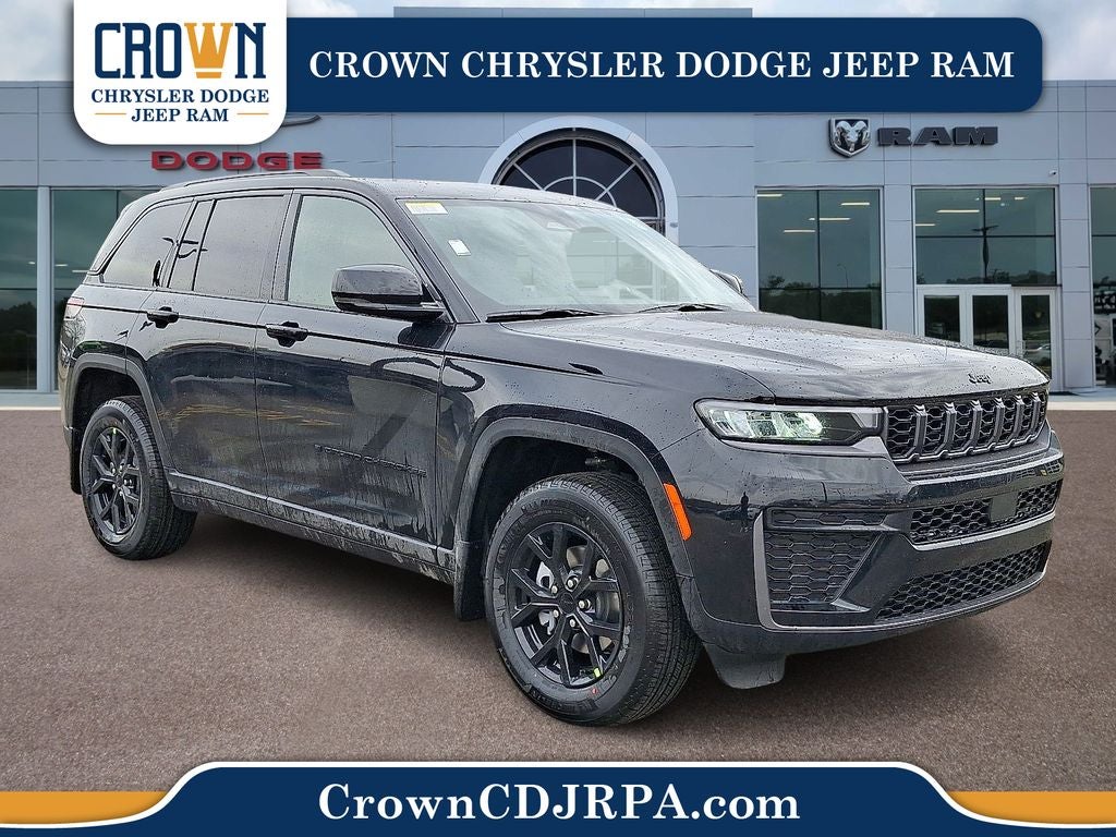 2026 Jeep Grand Cherokee Altitude in Diamond Black Crystal Pearlcoat — front three-quarter view