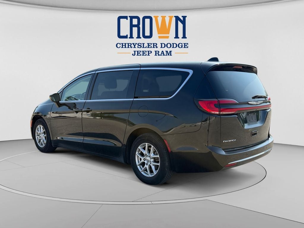 2024 Chrysler Pacifica — detail view