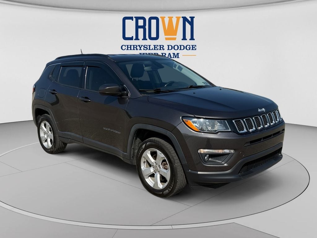 2018 Jeep Compass Latitude in Granite Crystal Metallic Clearcoat — front three-quarter view