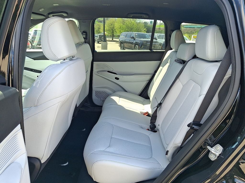 2026 Jeep Cherokee — detail view
