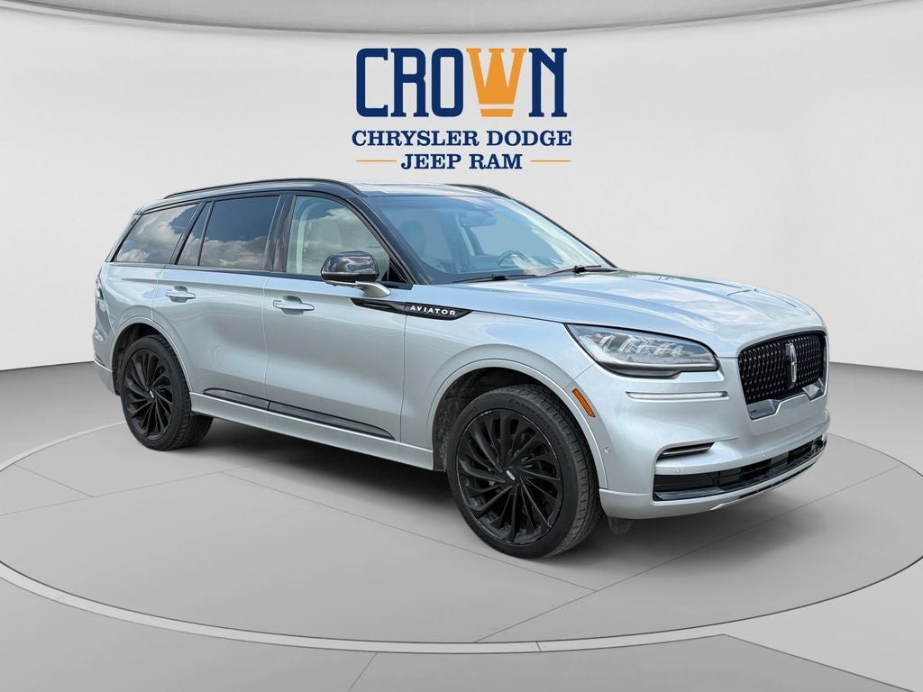 2023 Lincoln Aviator Reserve in Radiance Metallic — front three-quarter view