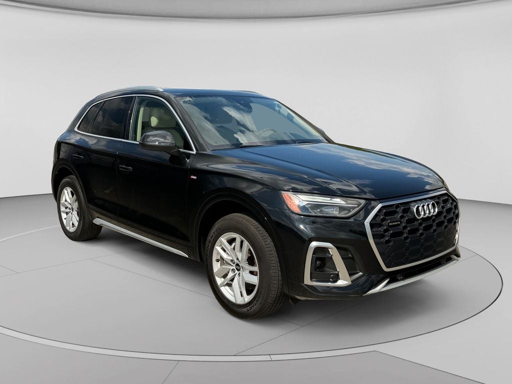 2023 Audi Q5 45 S line Premium quattro in Black Metallic — front three-quarter view