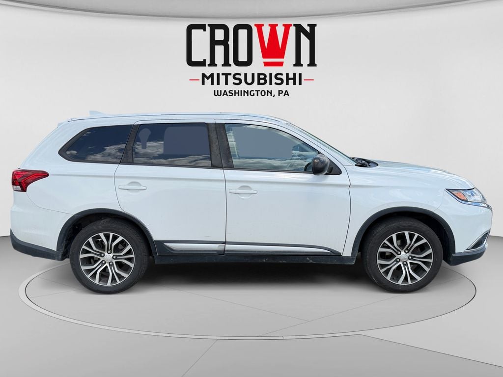 2018 Mitsubishi Outlander — side profile view