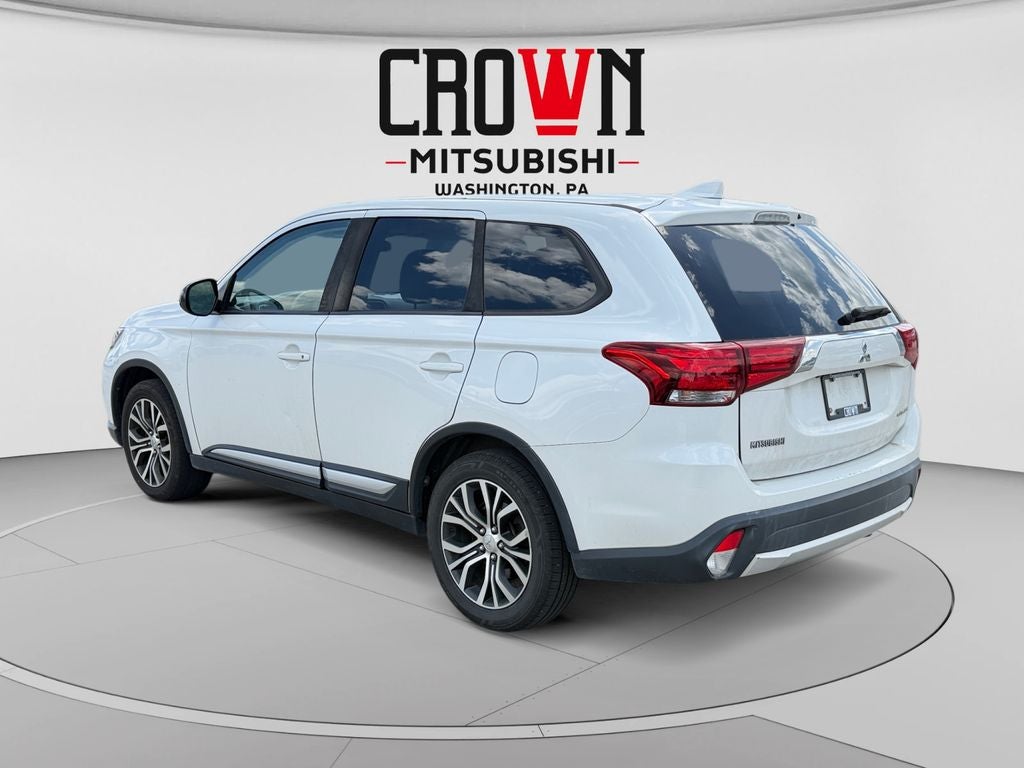 2018 Mitsubishi Outlander — detail view